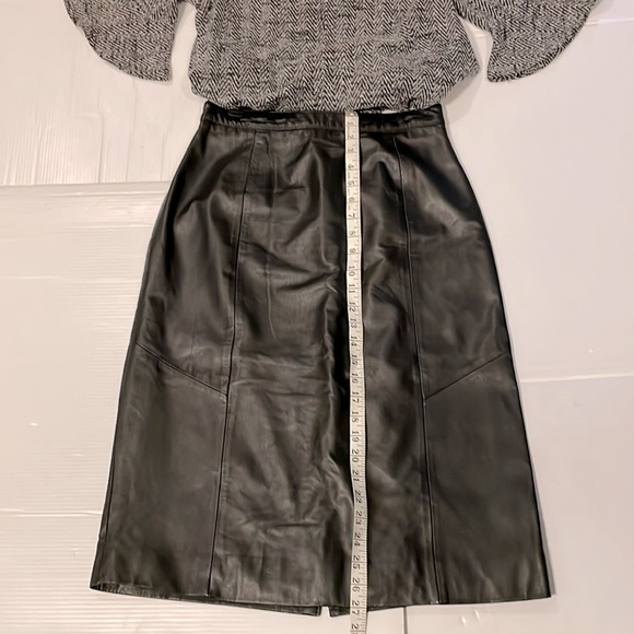 Pelle Studio Genuine Leather Skirt Fully Lined Black w/ Slit in back Size 8 EUC - Picture 3 of 15